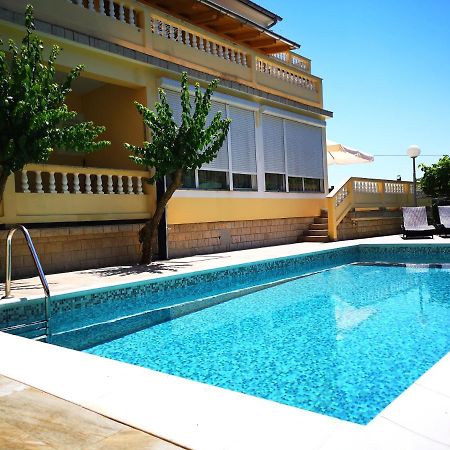 Apartments With A Swimming Pool Banjol, Rab - 11382 Kültér fotó