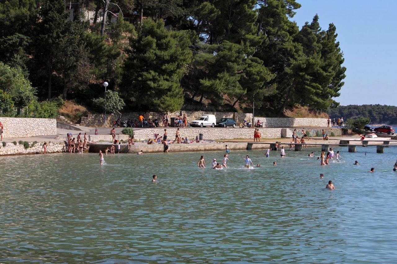 Apartments With A Swimming Pool Banjol, Rab - 11382 Kültér fotó