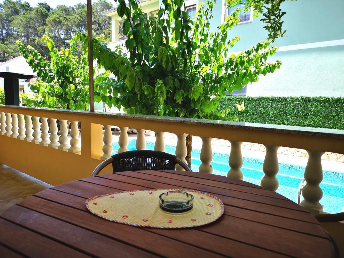 Apartments With A Swimming Pool Banjol, Rab - 11382 Kültér fotó